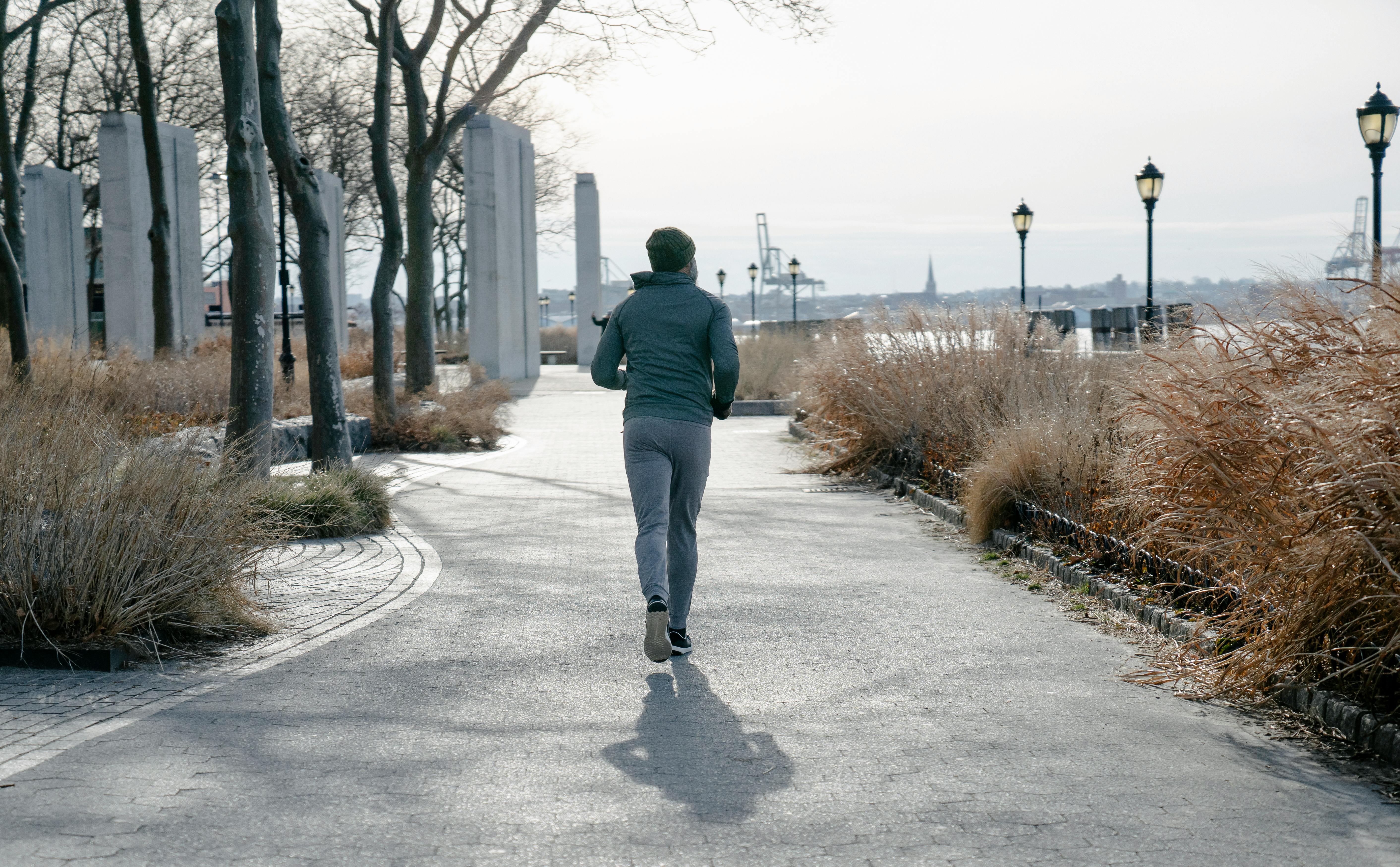 ¿Qué es un jogger en ropa?