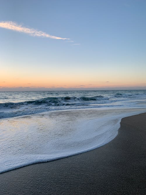 Gratis lagerfoto af bølger, hav, himmel Lagerfoto