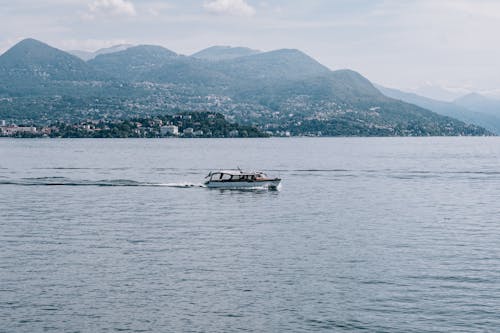Бесплатное стоковое фото с водный транспорт, лодка, море
