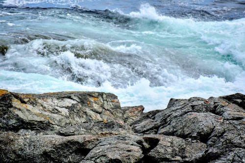 Ocean Waves Crashing on Rocks