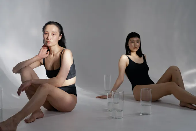 코즘, 엠바디와는 무엇이 다른가