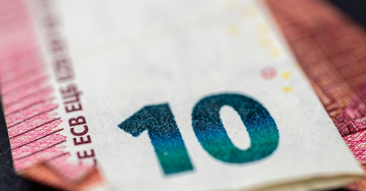 10 Personal Finance Lessons From Gen Z That Are Breaking the Internet