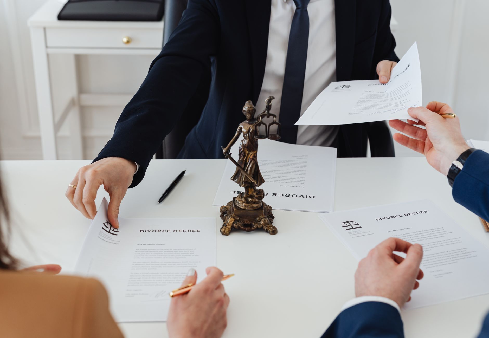Diferença entre TJ, TRF, TRT e TST: Qual Tribunal Julga Meu Caso?