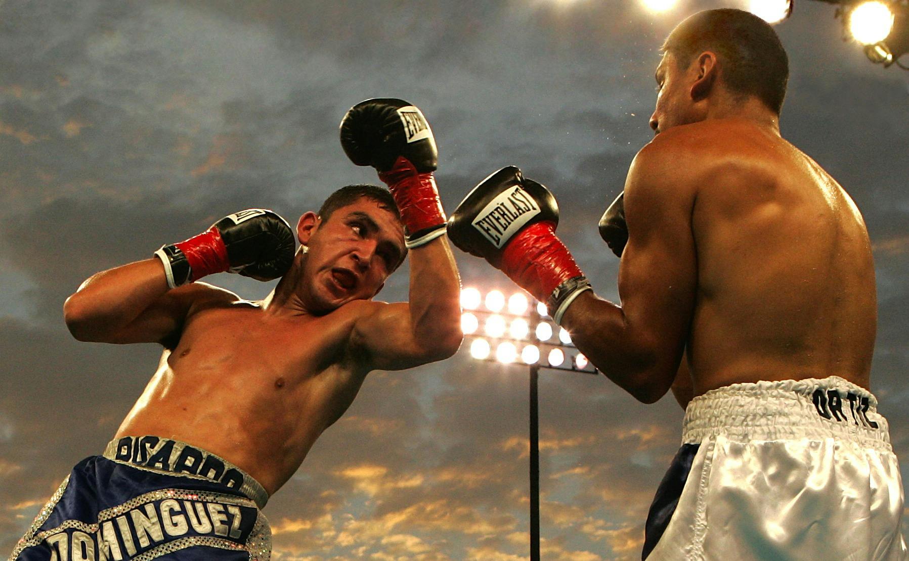 2 Men Boxing 2 Men Boxing