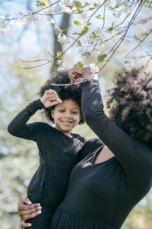 Immagine gratuita di adulto, bambino, capelli afro