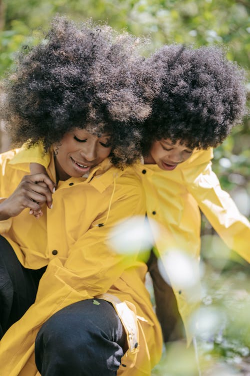Základová fotografie zdarma na téma afro vlasy, afroameričané, dcera