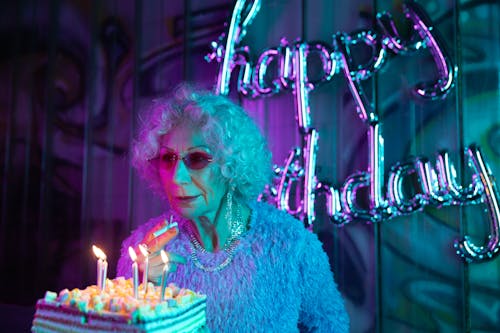 Ingyenes stockfotó aktív nagymama, ballon, boldog születésnapot témában