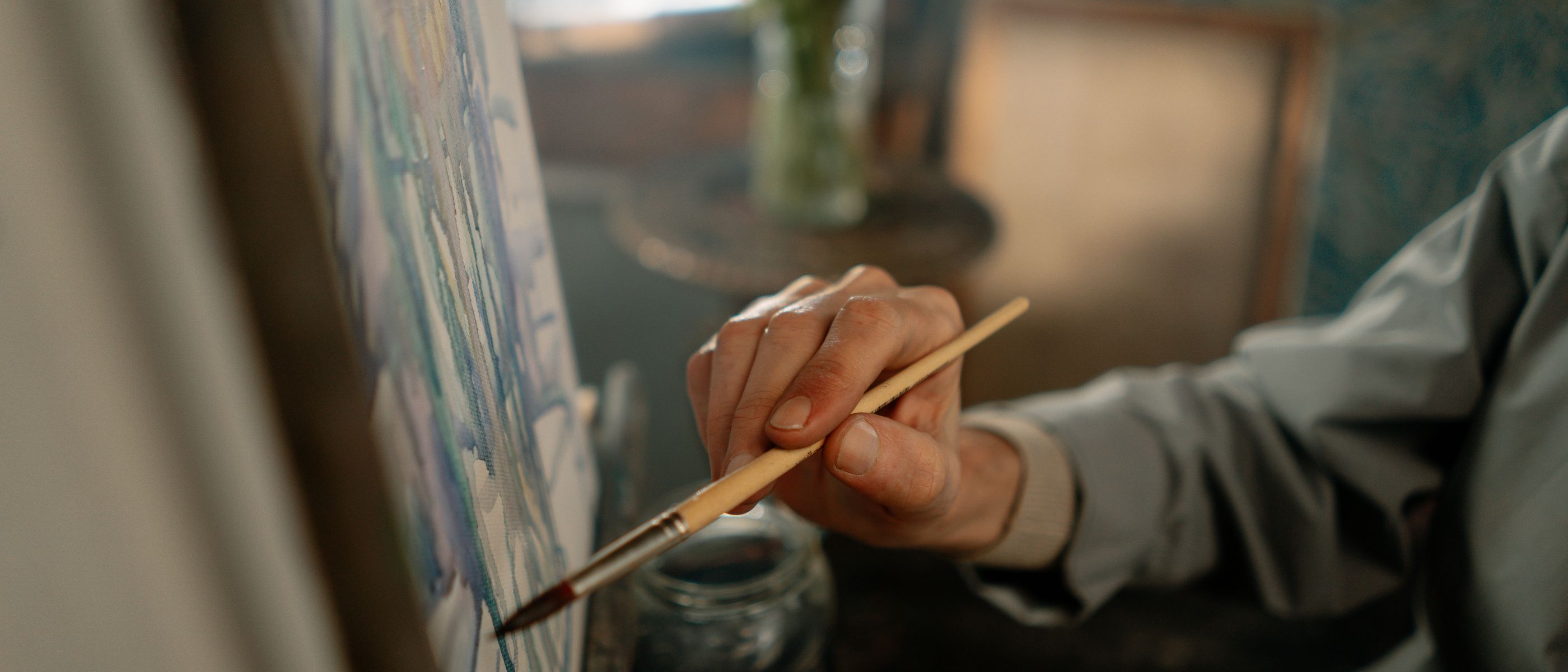 Painters and Decorators in North Ockendon — quality trade paint going on in two coats