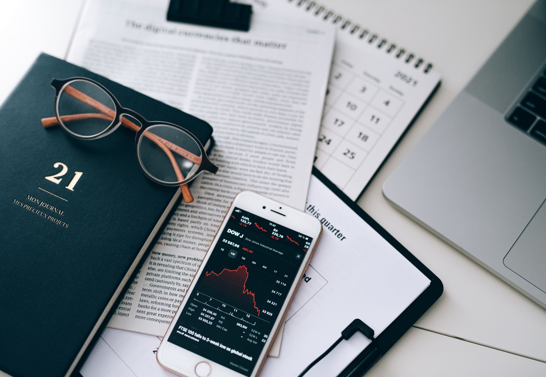 How to read annual report UAE company