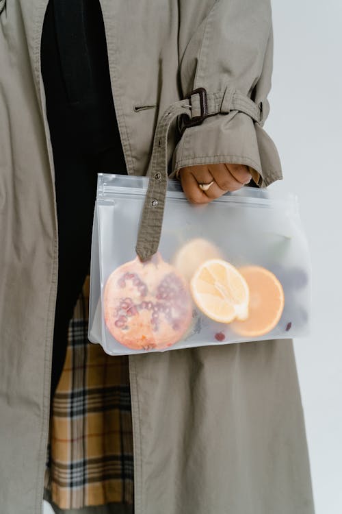 Immagine gratuita di frutta, mano, sacchetto di plastica
