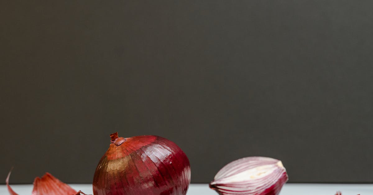 Ways to cut an onion without crying