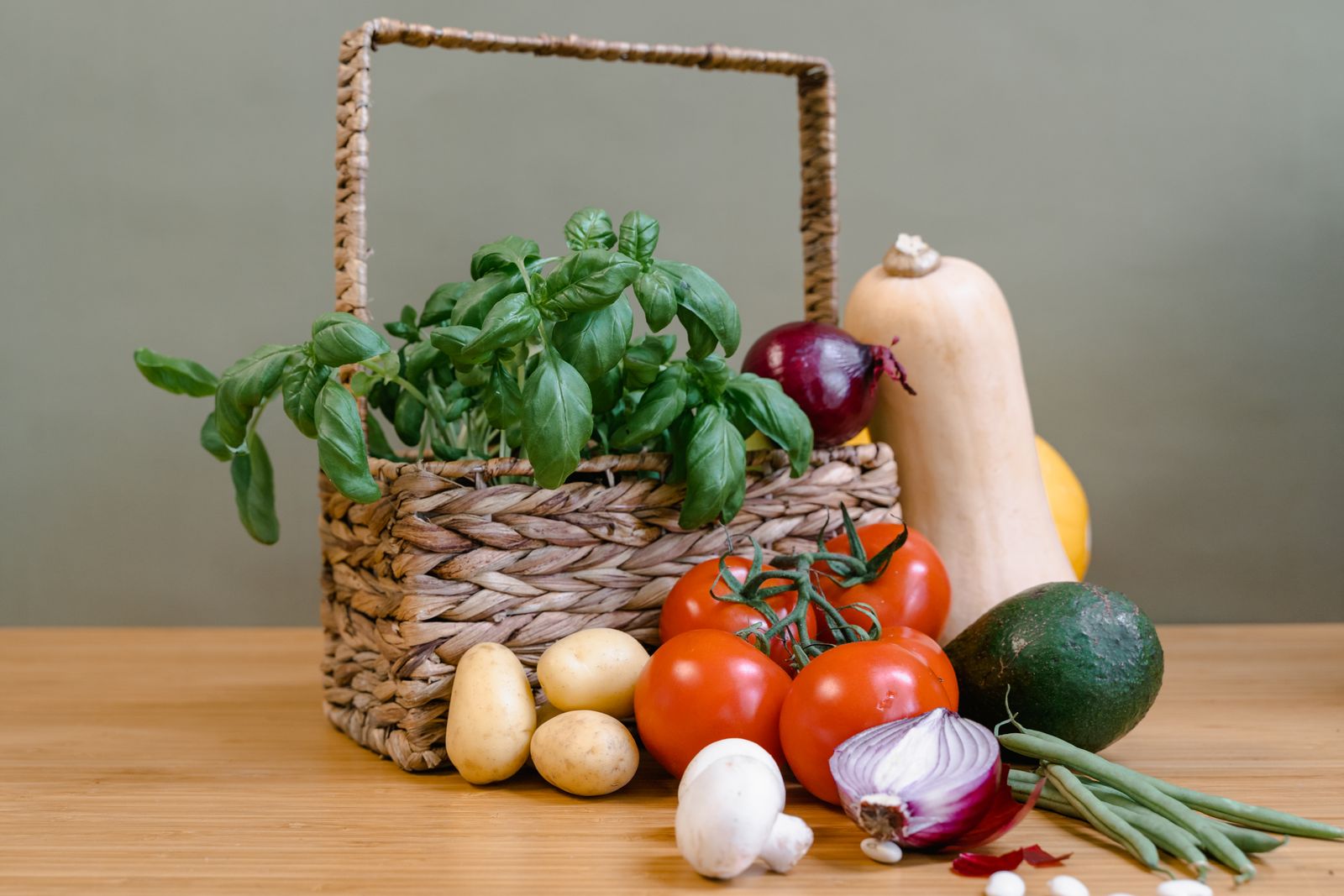 Fresh fruits and organic produce