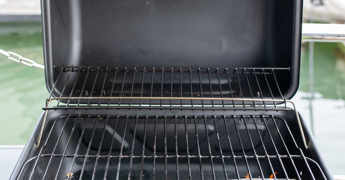 Empty Barbaque Empty Barbecue Grill Standing in the Backyard · Free Stock Photo