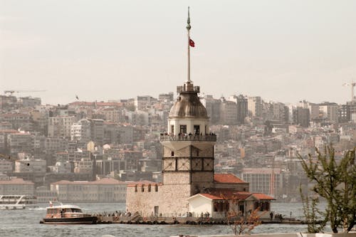 People at the Maiden's Tower 