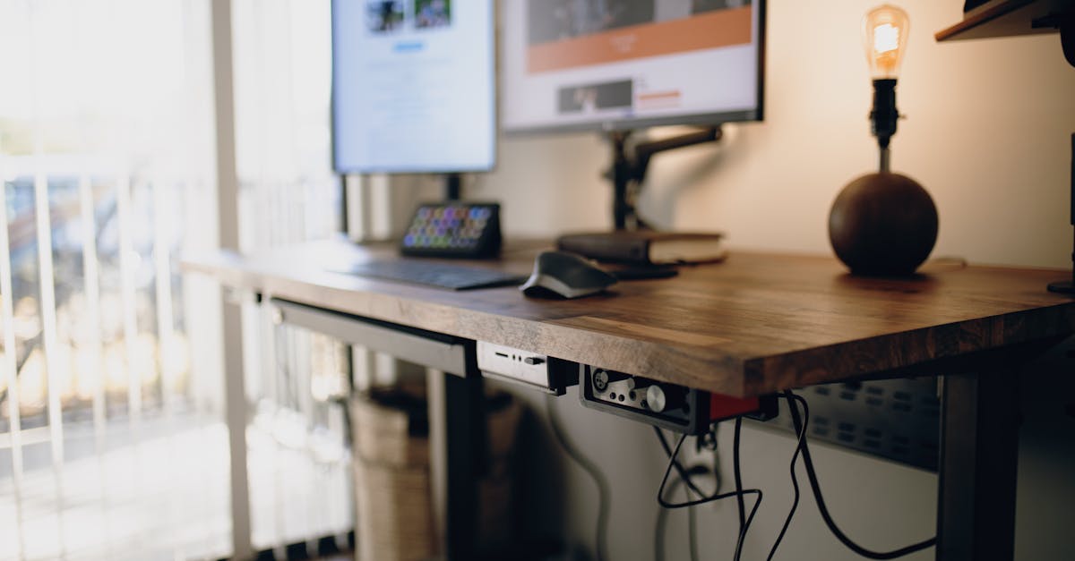 Comparing Hue vs Lifx: Which Smart Bulb Reigns Supreme?