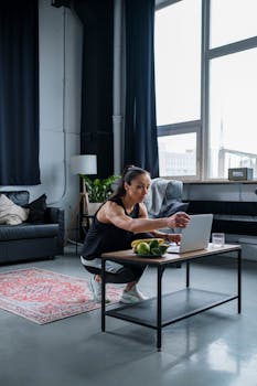 Apple bikin aplikasi Health makin canggih dengan tambahan AI coach, loh! Jadi nanti, AI coach ini bakal kasih saran ke kamu tentang cara hidup lebih sehat berdasarkan data dari alat kesehatan kamu. Katanya sih, fitur baru ini bisa muncul di iOS 19.4 pas musim semi atau panas tahun 2026. Wah, bayangin aja, nanti AI coach ini bakal bantu kamu pantau pola makan juga lho! - health 3