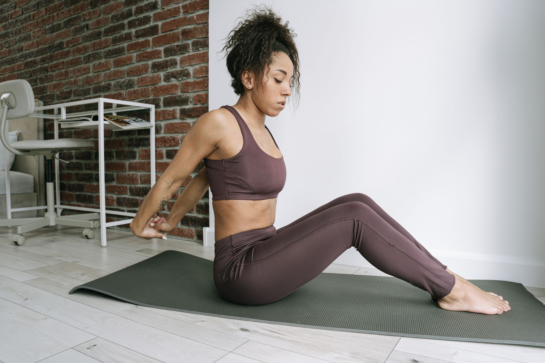 Relieve Knee Discomfort: Simple Stretches for Better Mobility