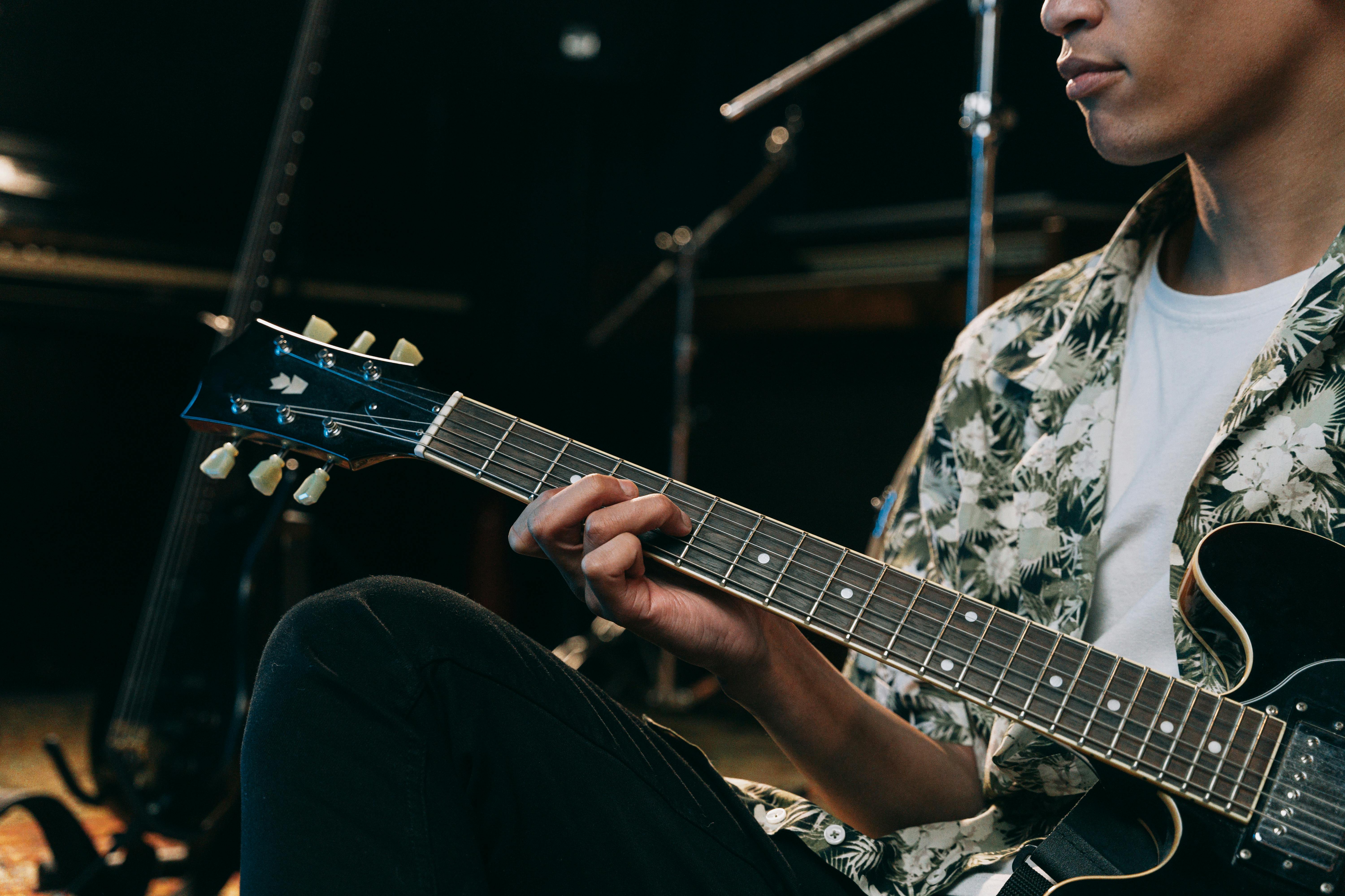 Master Hybrid‑Picking Through Cliffs of Dover by Eric Johnson: Step‑By‑Step Hybrid Picking Tutorial - Guitar Tone & Sound Shaping guide