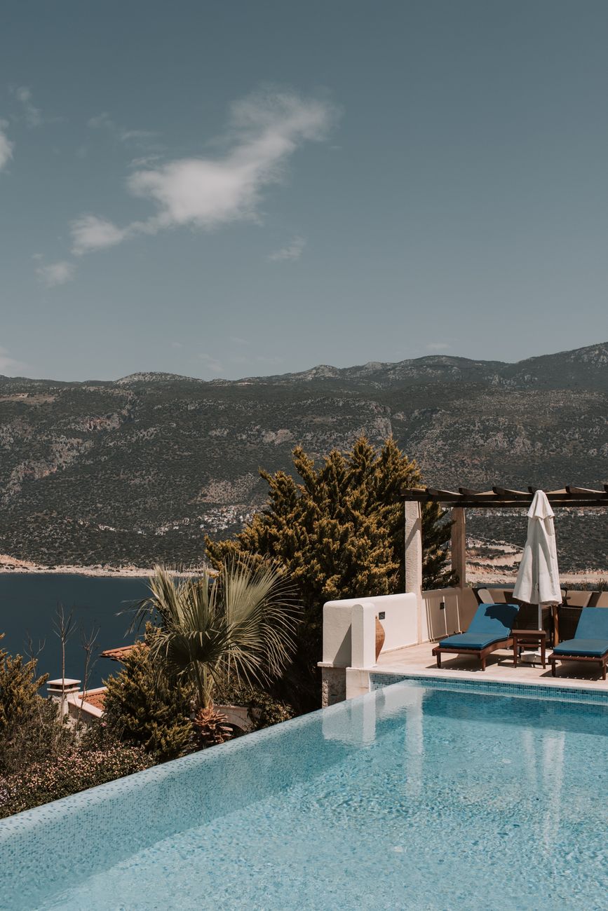 NCLAV – resort de lux în Sadu, redefinind intimitatea și arhitectura experiențială în peisaj rural