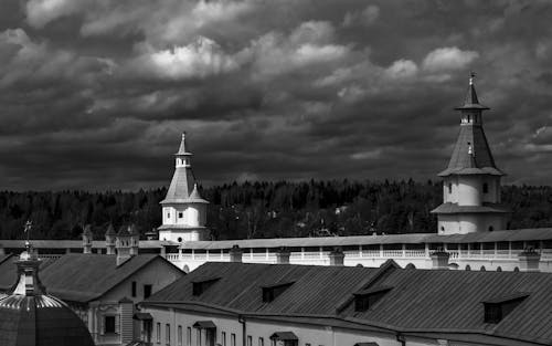 Fotobanka s bezplatnými fotkami na tému čierny a biely, kláštor, miestne pamiatky