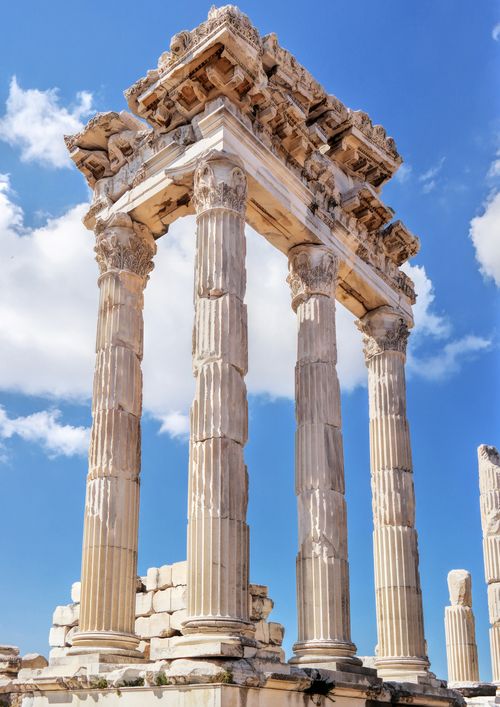 Free Explore the majestic ancient ruins of Pergamon with towering columns under a clear blue sky. Stock Photo