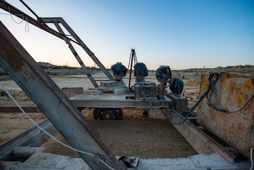 Kostenloses Stock Foto zu blauer himmel, industriell, maschinen