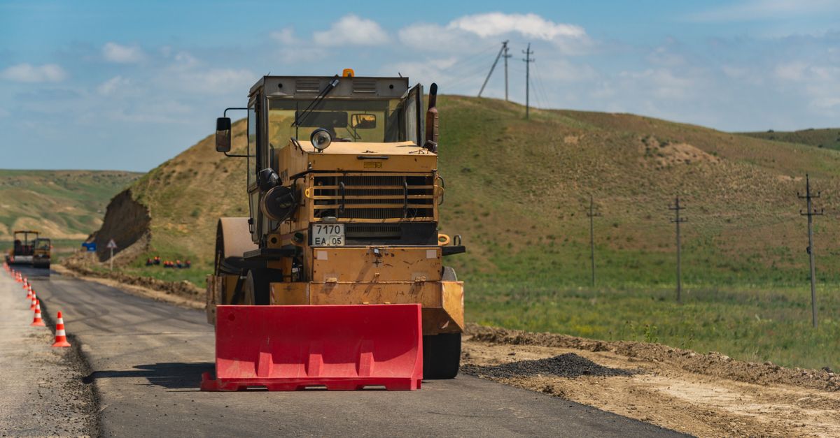 Hilvan'da 240 milyonluk yol yatırımı yerinde incelendi