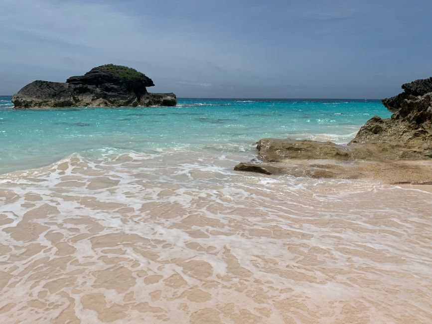 Iconic Pink Sand Beach with turquoise water on Harbour Island, Bahamas