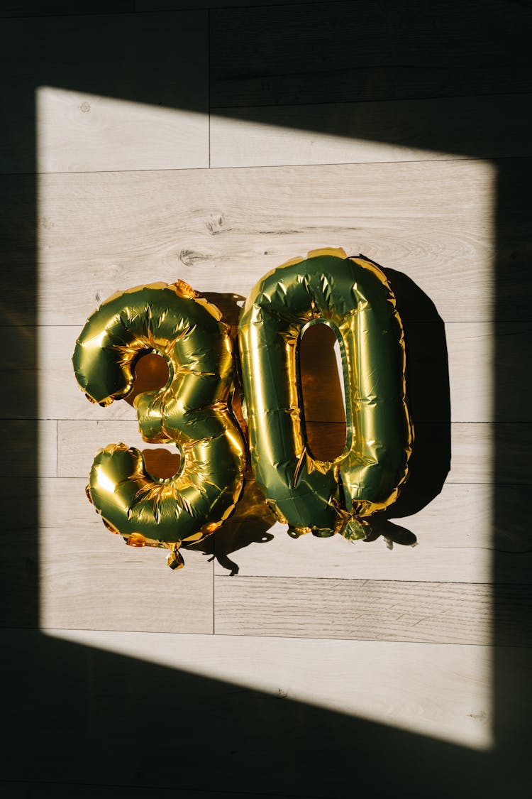 A Gold 30 Number Balloons