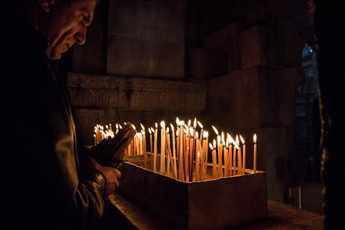 Kostenloses Stock Foto zu beten, dunkel, feuer