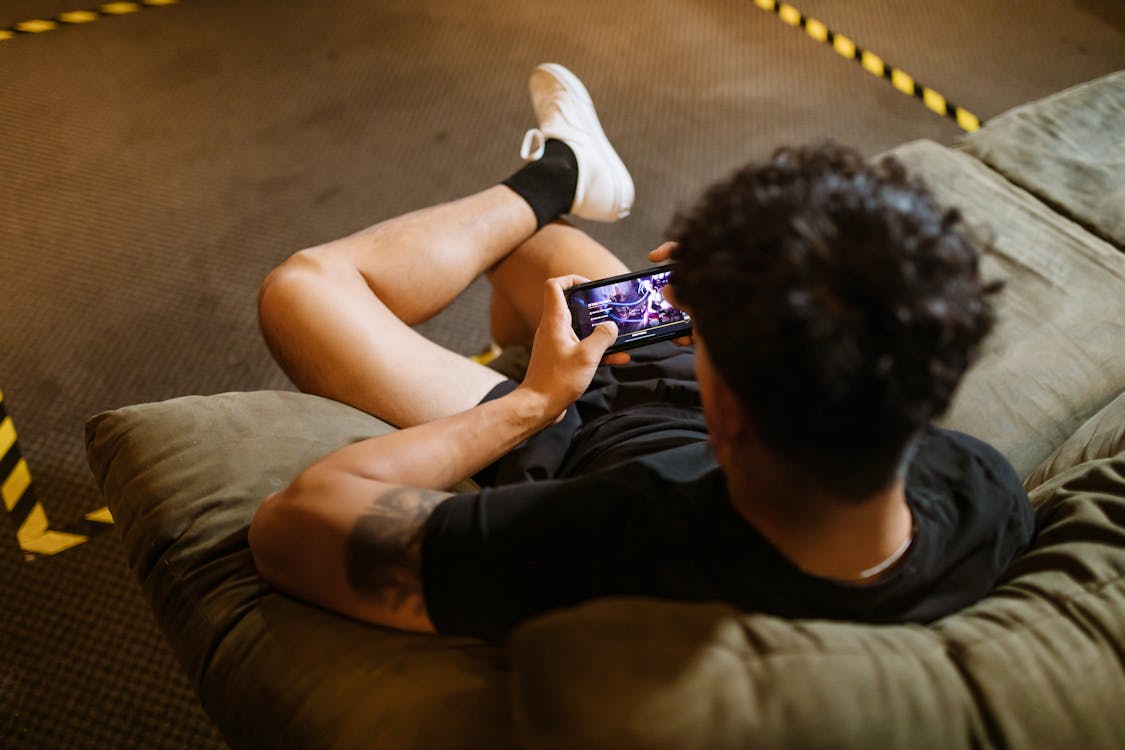 Mastering Mobile Gaming: Tips and Tricks for Smartphone Gamers in 2023