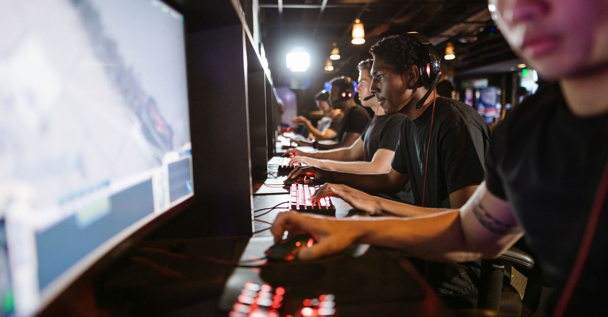 GamerLegion saunter past JiJieHao for EWC playoffs cover