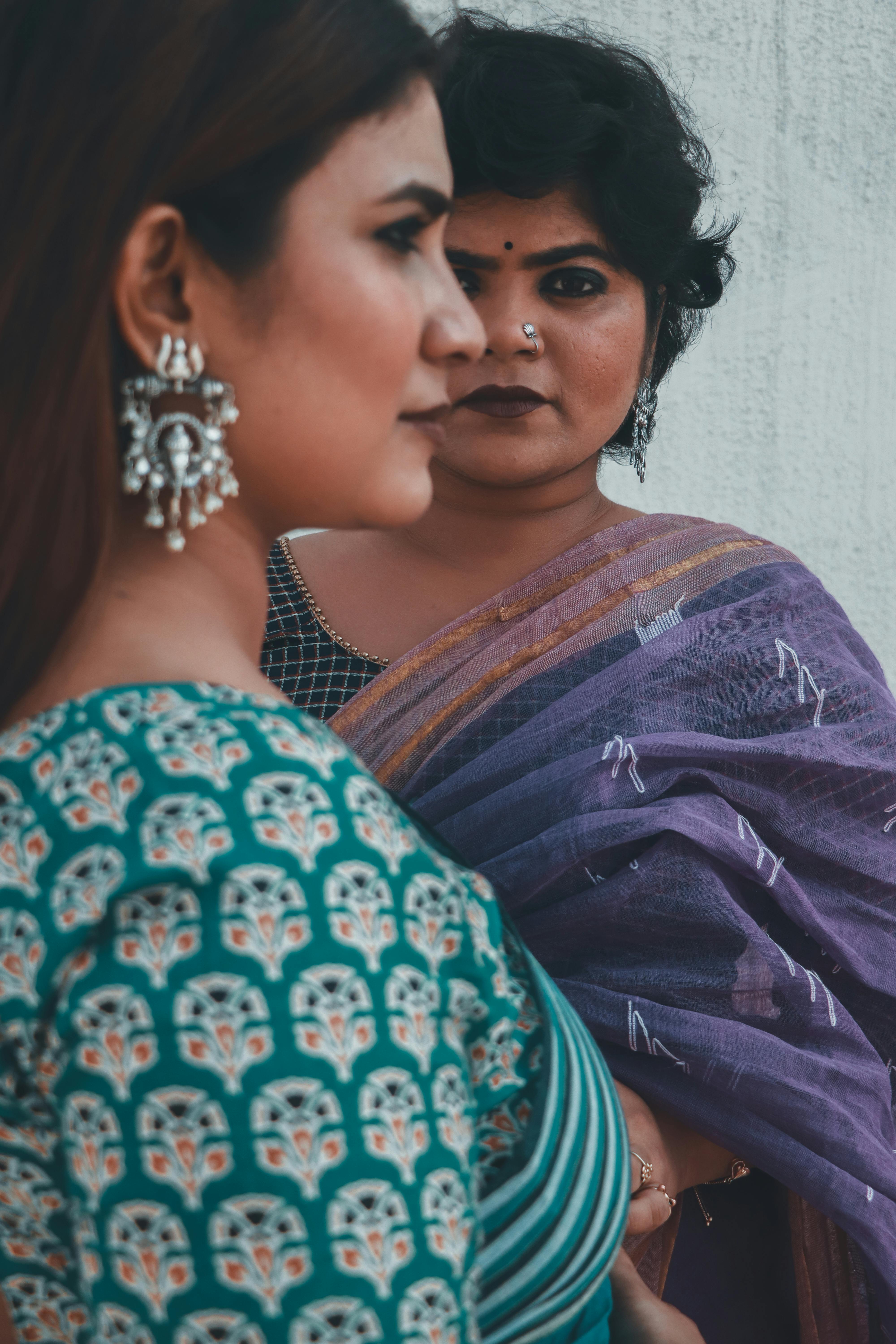Traditional Textile भारतीय परिधान Style Is Eternal 💕 | Girl photography  poses, Indian photoshoot, Stylish photo pose