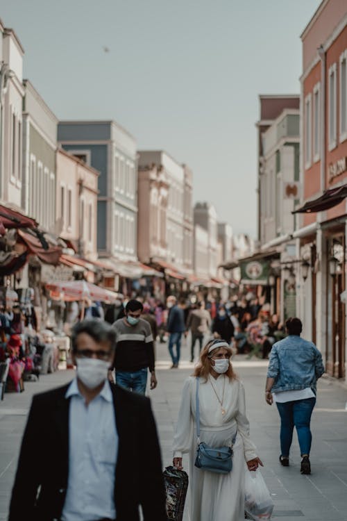 Immagine gratuita di camminando, centro città, persone