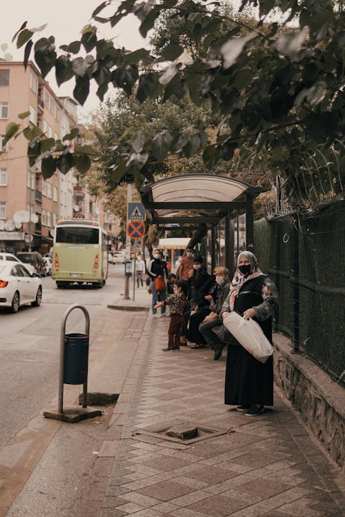 Imagine de stoc gratuită din așteptare, fotografie de stradă, fotografiere verticală