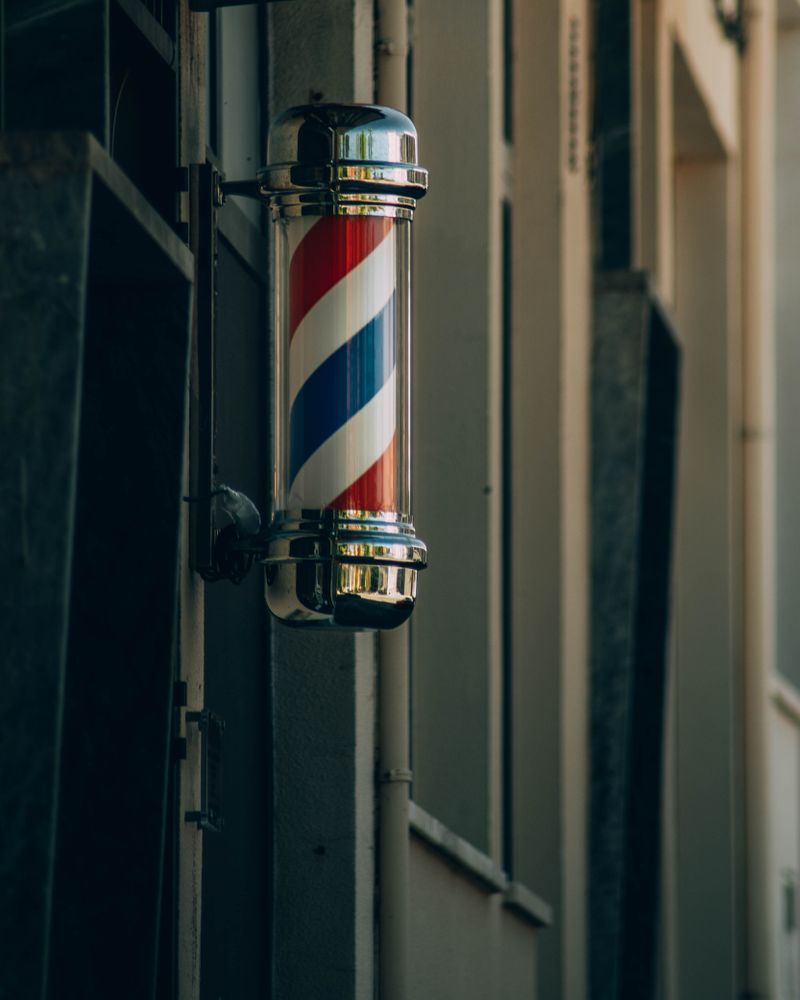 Klassischer Barber-Pole an der Fassade