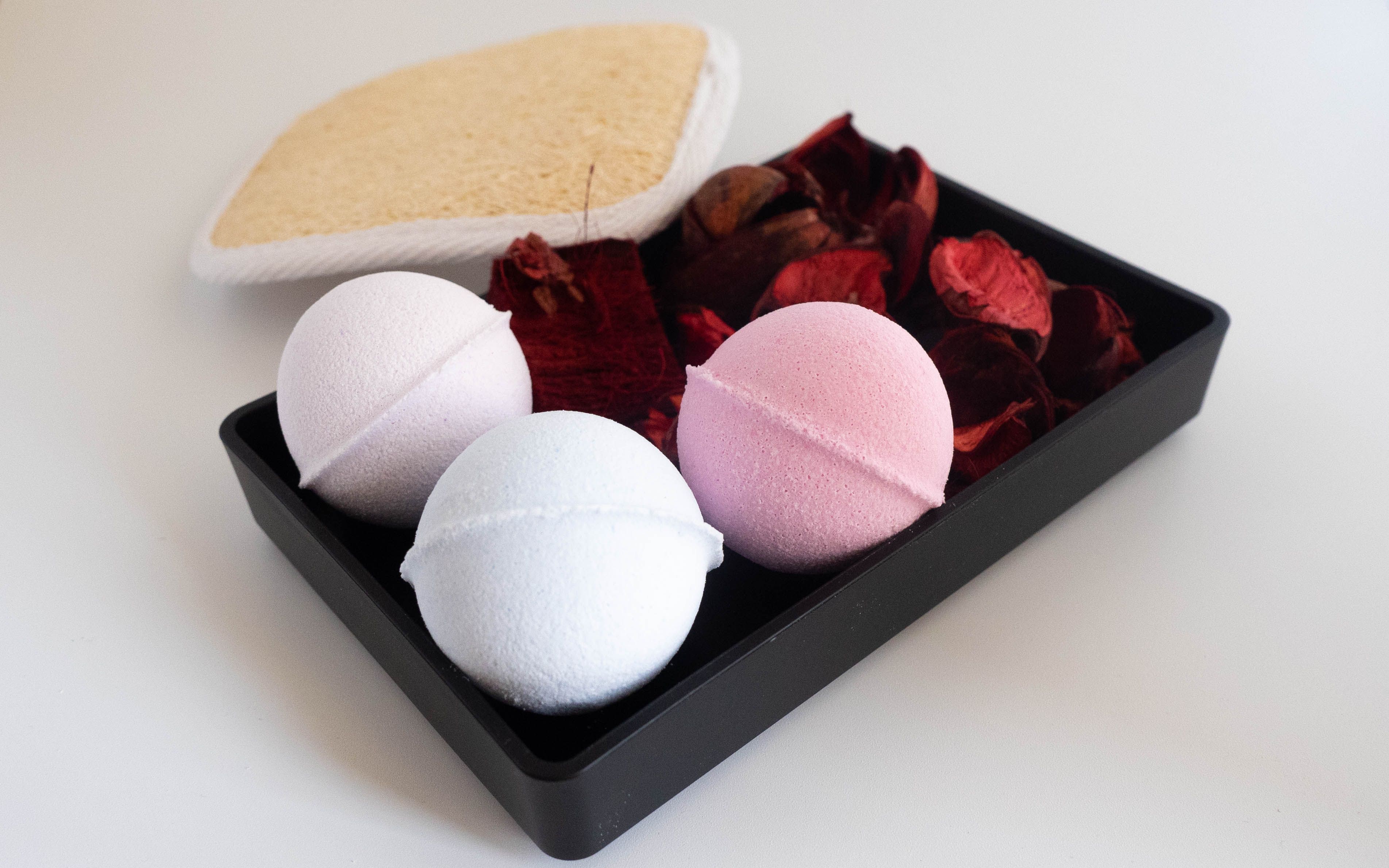 DIY-Badebomben mit Kindern selber machen: Winter-Wellness-Bastel-Idee — Anleitung Schritt für Schritt