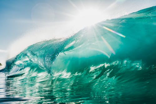 Free High bright wave rolling on sea Stock Photo