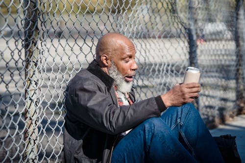 Kostnadsfri bild av afroamerikansk man, äldre, alkohol