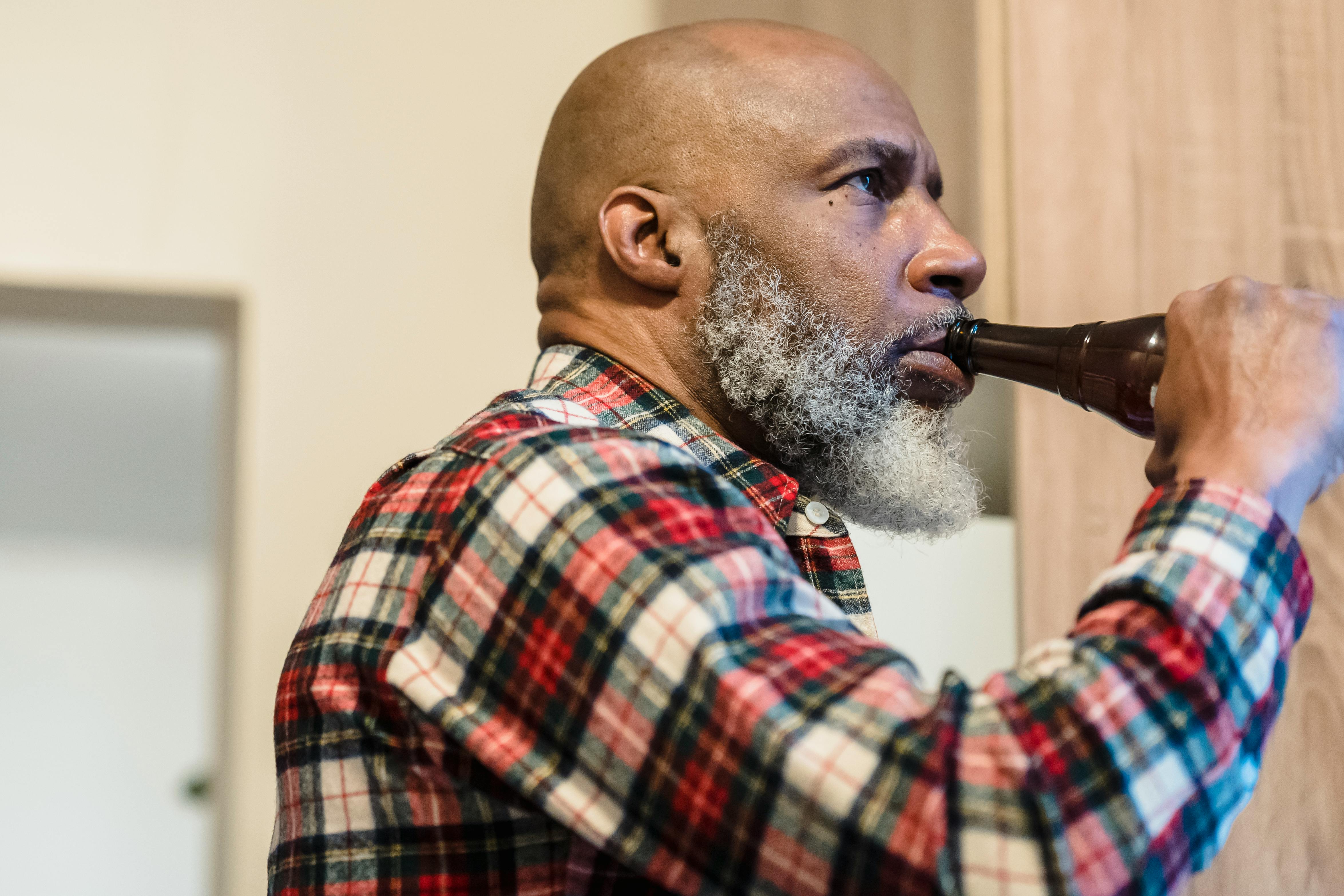 GLP-1 reduces heavy drinking days in treatment seeking people with alcohol use disorder and obesity, finds small trial — Phot