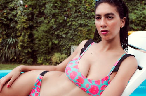 Základová fotografie zdarma na téma bikini, holka, léto
