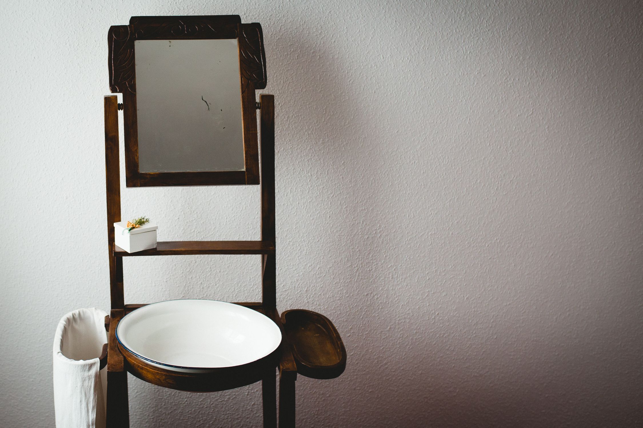 Brown Wooden Vintage Washstand · Free Stock Photo