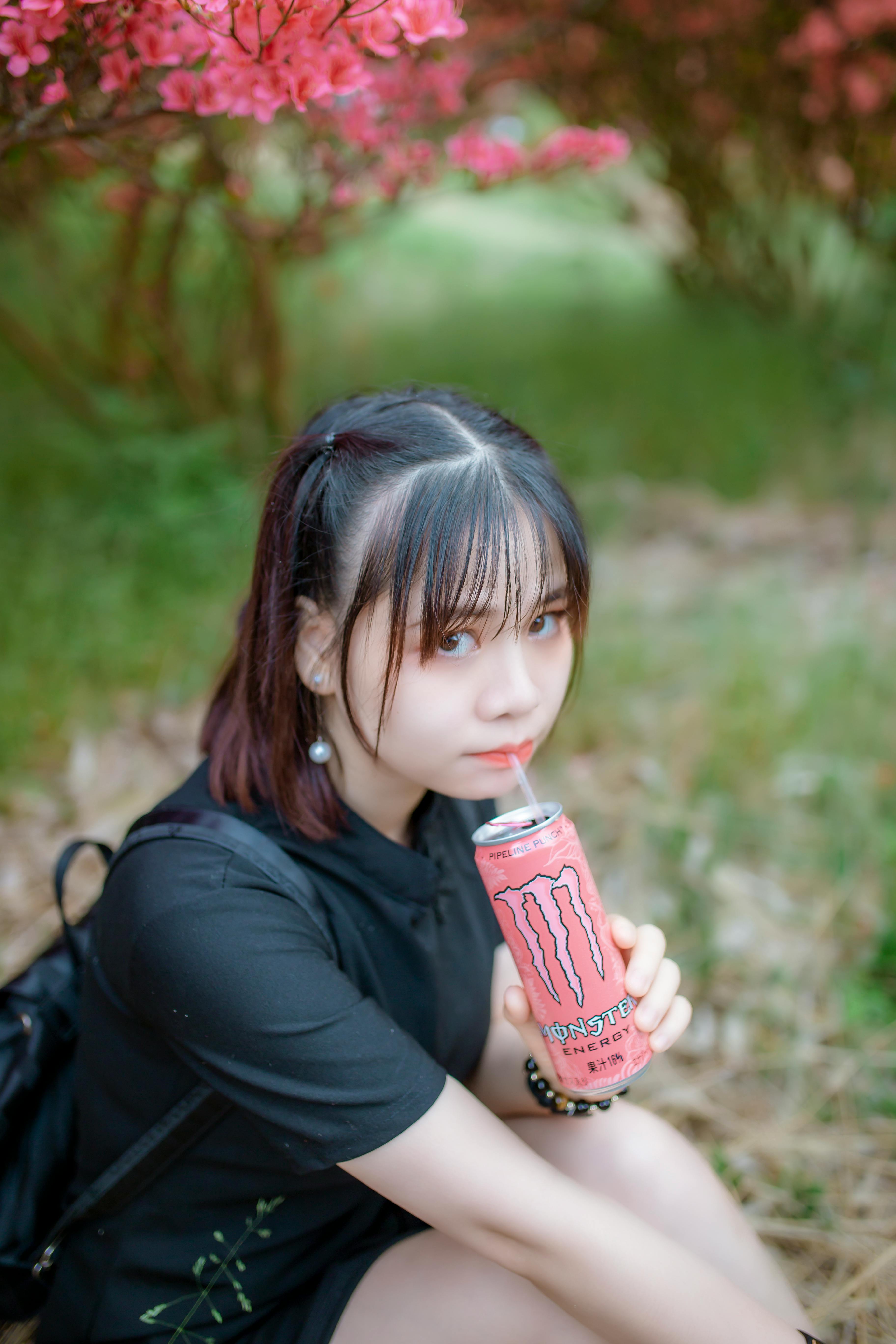 Image Nguyễn Thanh Tùng image beautiful image beautiful - A Woman Drinking an Energy Drink · Free Stock Photo