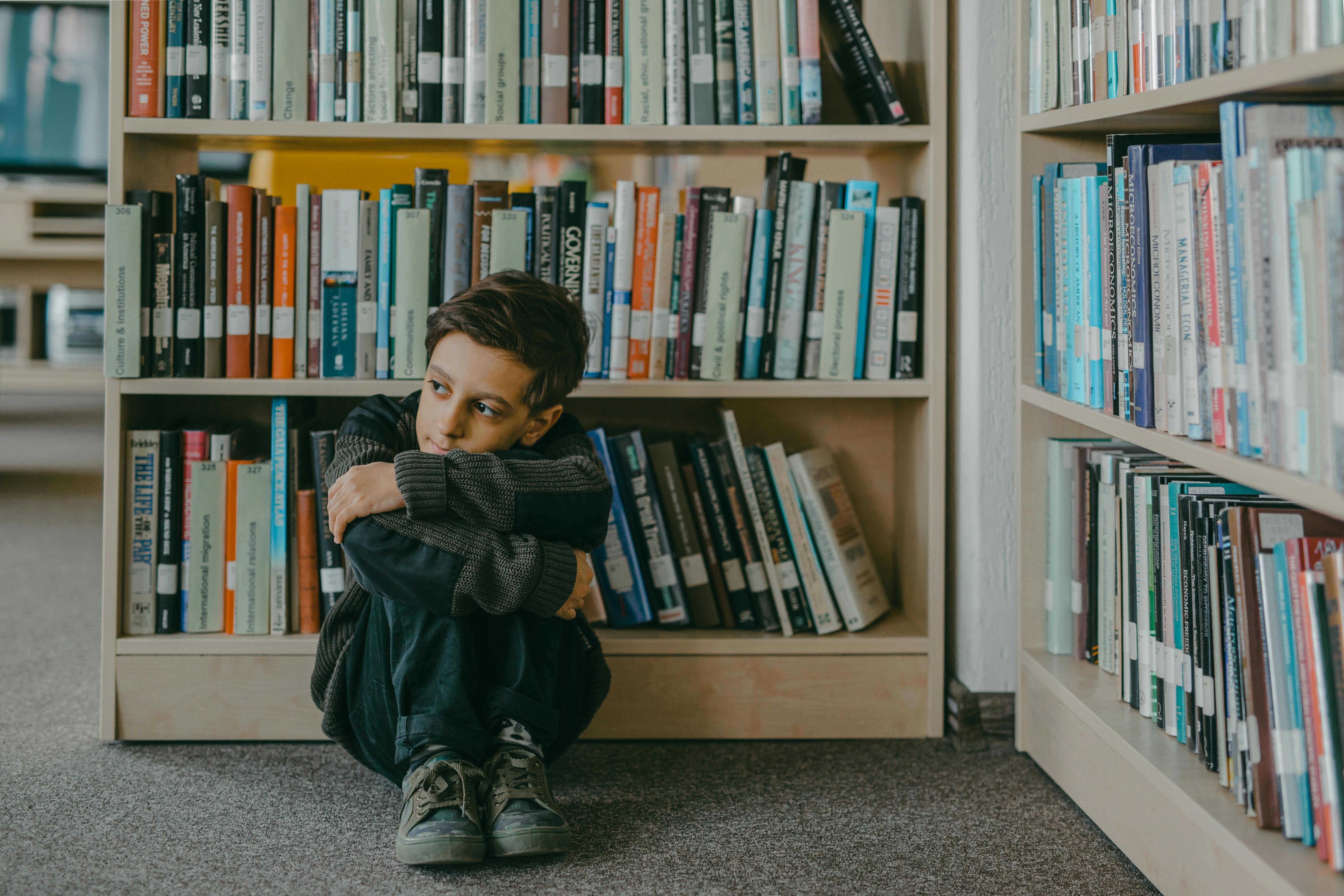 רשימת קריאה: דחייה וחרם חברתי בקרב ילדים ונוער