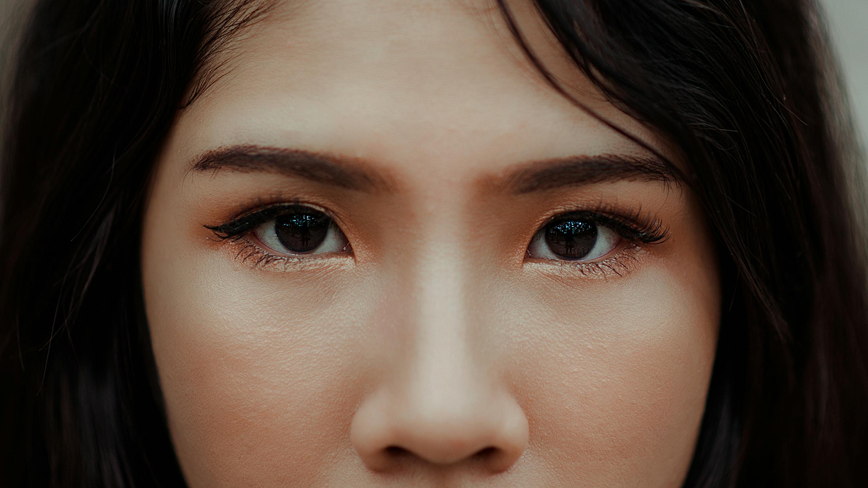 Close-Up Photography of a Woman · Free 