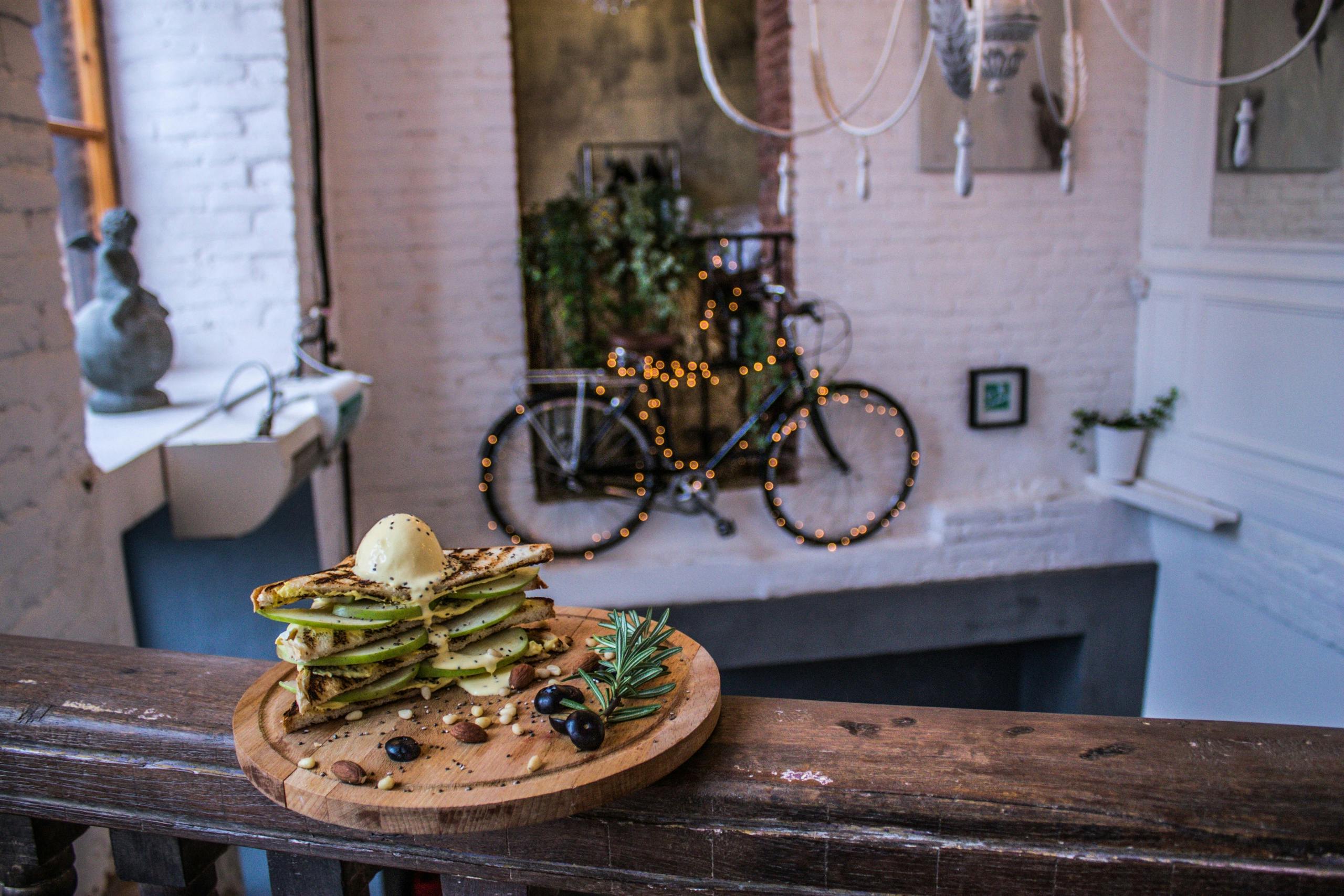 Can you stack bread in air fryer?