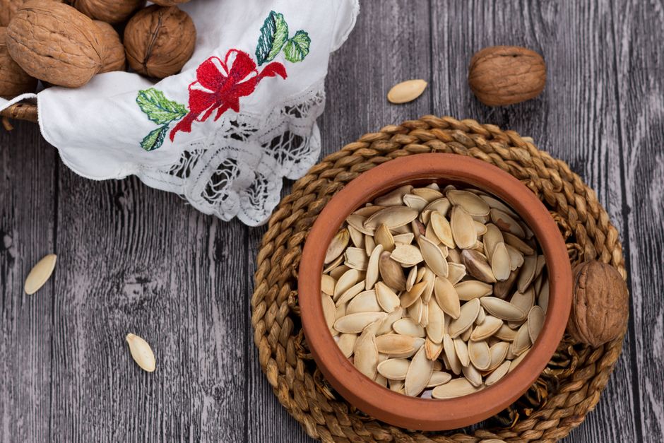 zinc rich foods pumpkin seeds nuts meat healthy nutrition