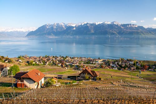 Photos gratuites de campagne, chaîne de montagnes, des villages