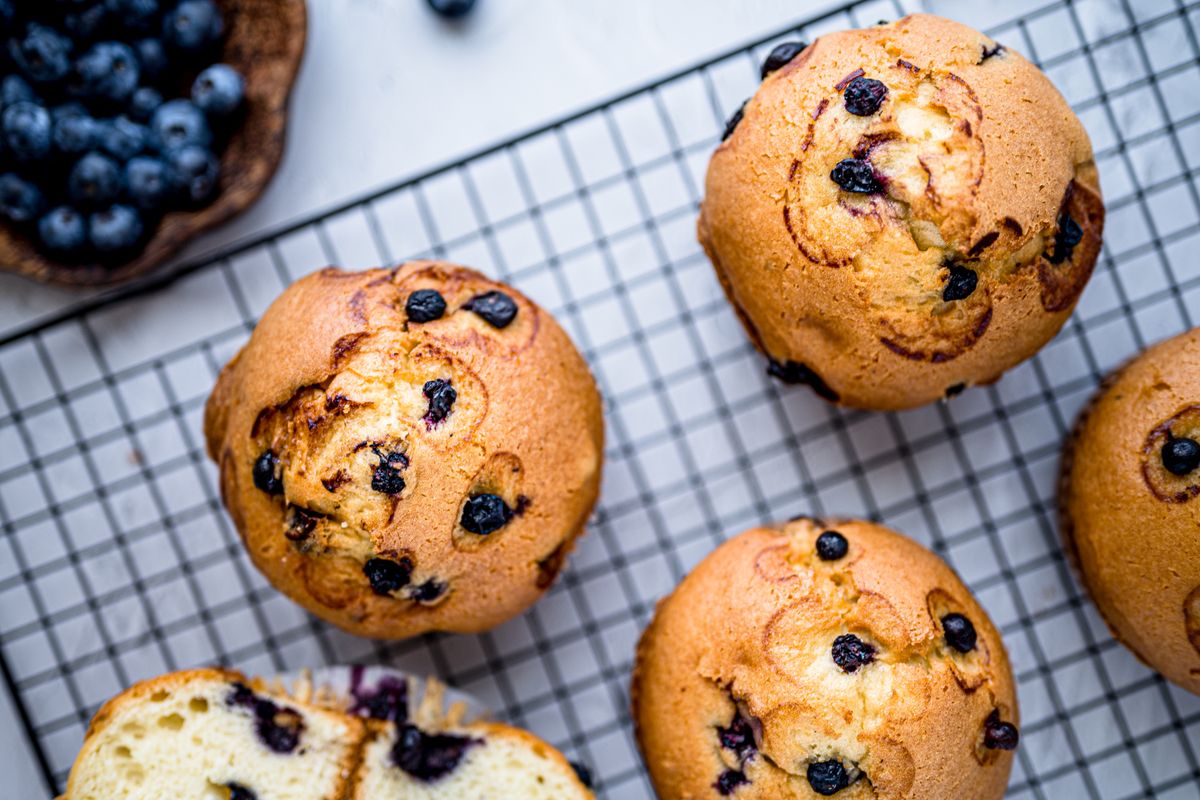 Frühstücks-Muffins für Kinder: 11 einfache Rezepte für Schule + Zuhause — Hero-Aufnahme