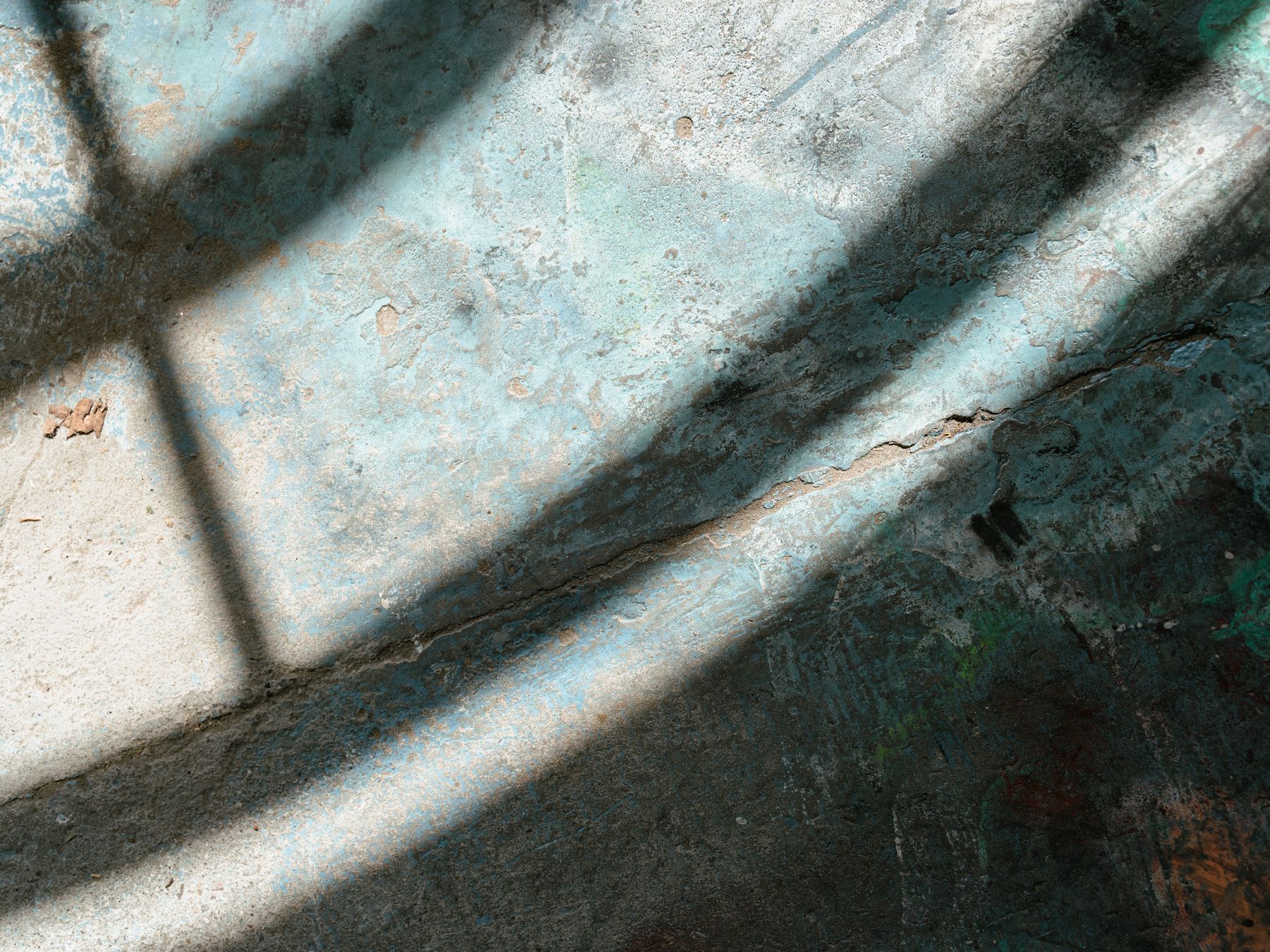 Masonry and Render Painting in Crossness — dust sheets down and the room fully protected